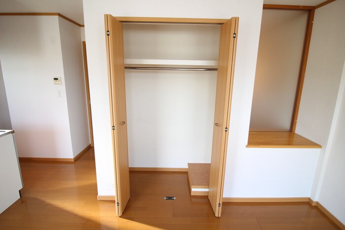 物件内観写真12　(収納)