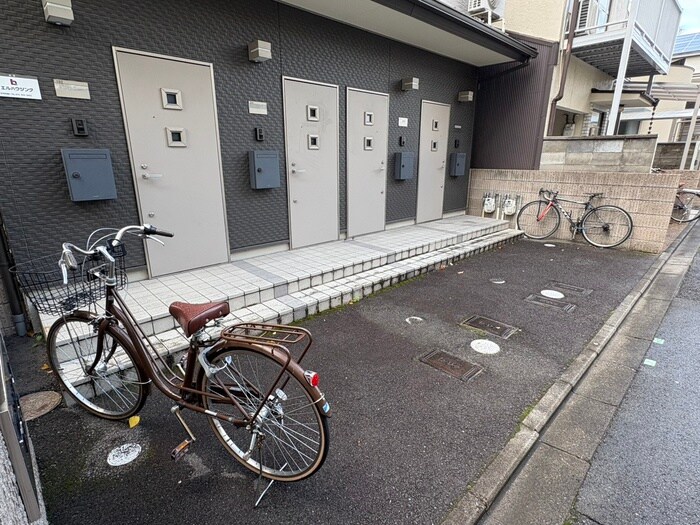 物件外観写真5　(駐輪場)