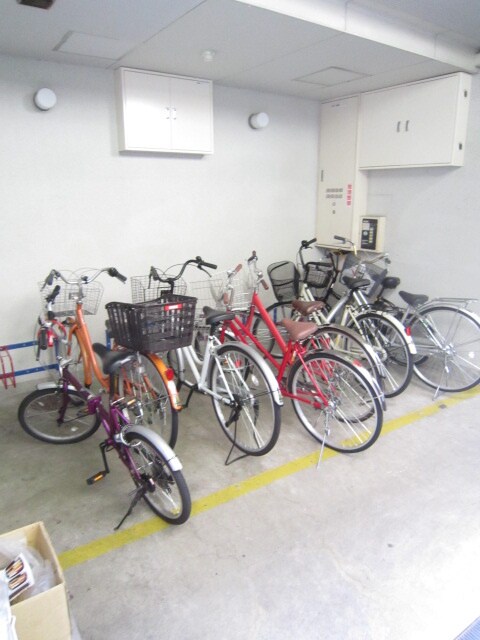 物件外観写真3　(駐輪場)