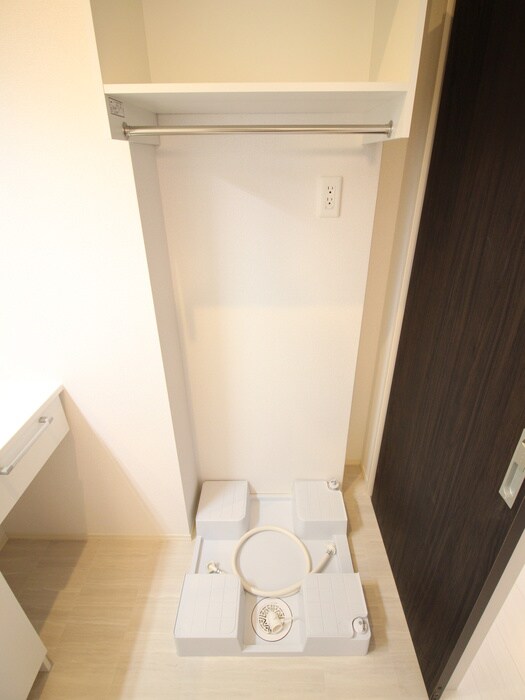 物件内観写真15　(洗濯機置場)