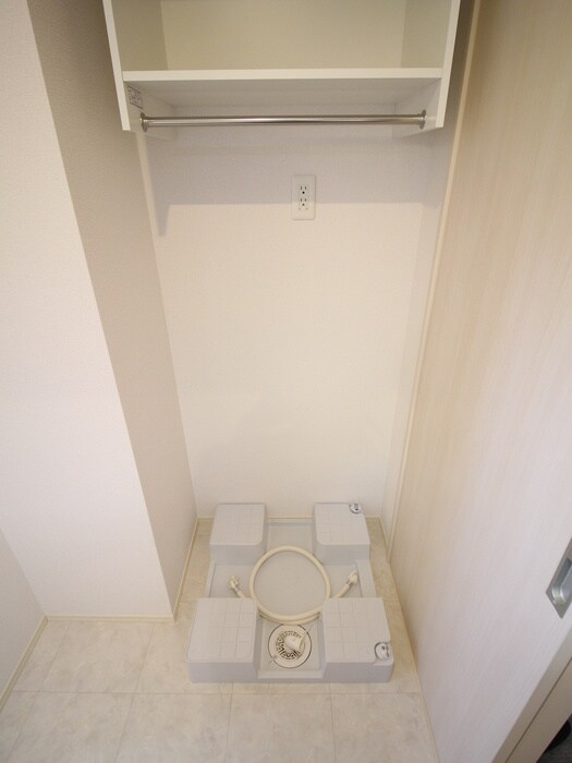 物件内観写真15　(洗濯機置場)