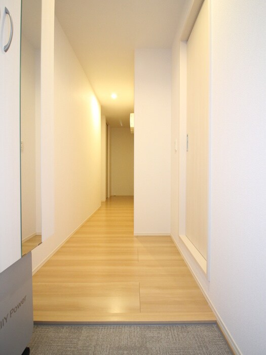 物件内観写真16　(玄関)