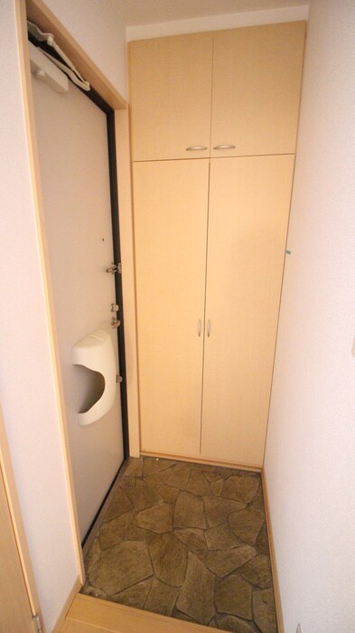 物件内観写真4　(玄関)