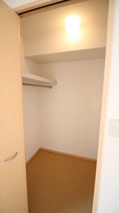 物件内観写真11　(洗濯機置場)