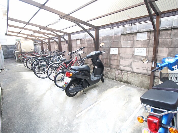 物件外観写真6　(駐輪場)