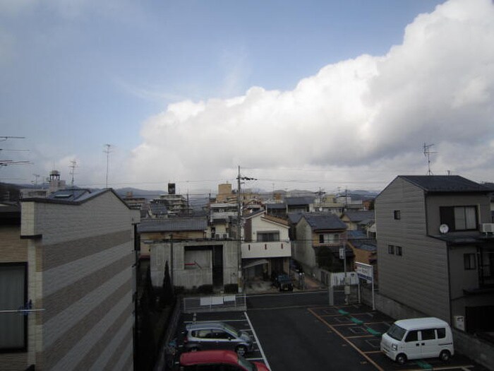 物件内観写真12　(室内からの展望)