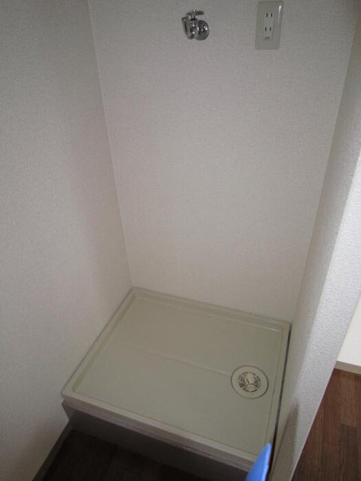 物件内観写真13　(洗濯機置場)