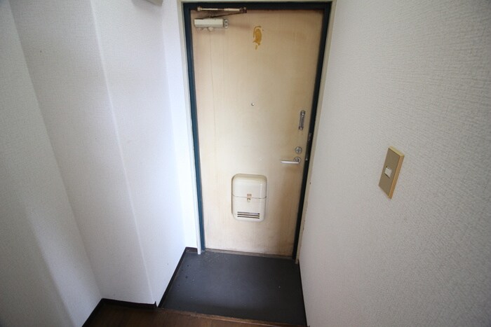 物件内観写真17　(玄関)