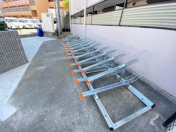 物件外観写真3　(駐輪場)