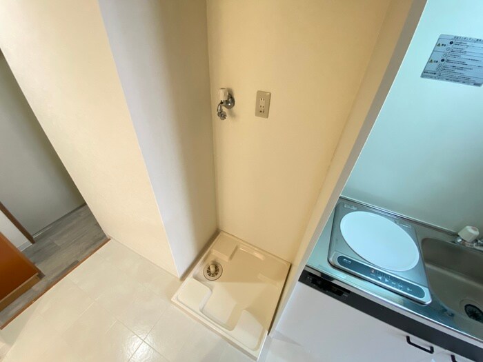 物件内観写真13　(洗濯機置場)