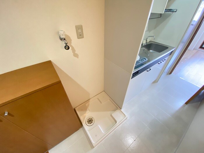 物件内観写真13　(洗濯機置場)