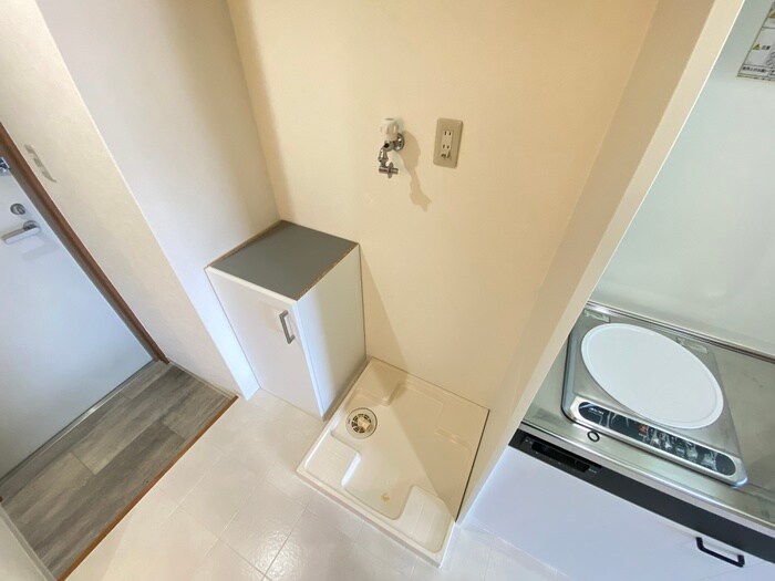 物件内観写真13　(洗濯機置場)