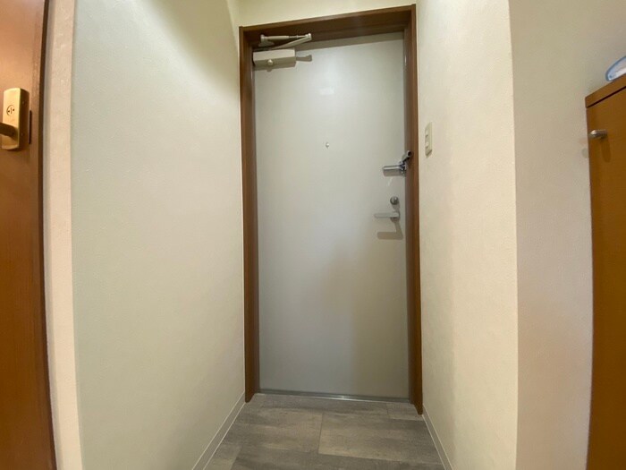 物件内観写真18　(玄関)