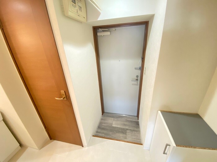 物件内観写真18　(玄関)