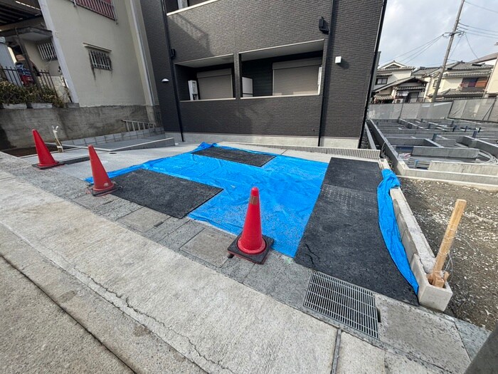 物件外観写真3　(駐車場)