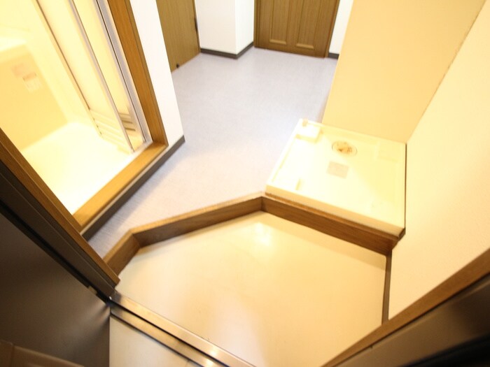 物件内観写真13　(玄関)