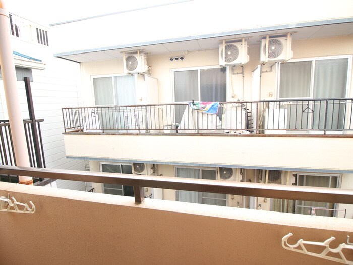 物件内観写真15　(室内からの展望)