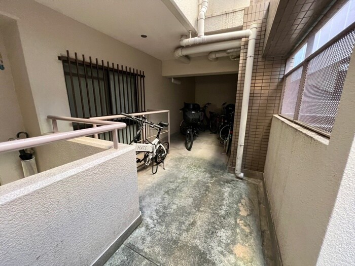物件外観写真6　(駐輪場)
