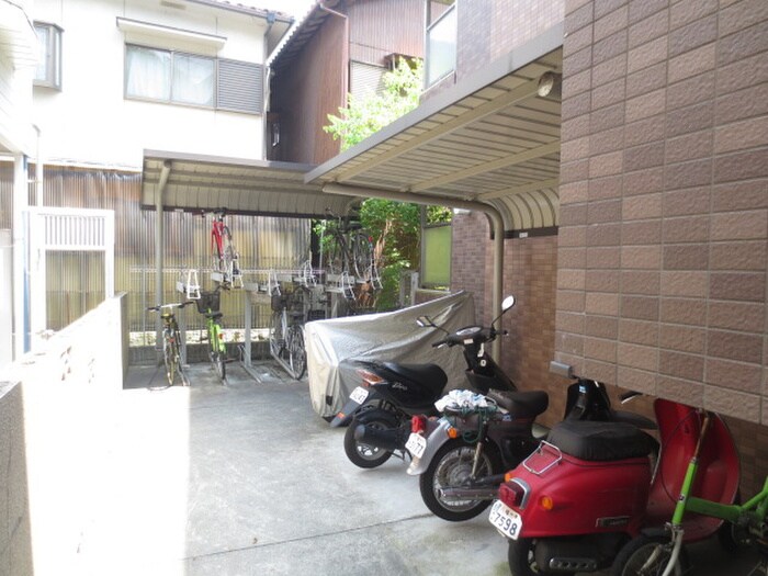 物件外観写真6　(駐輪場)
