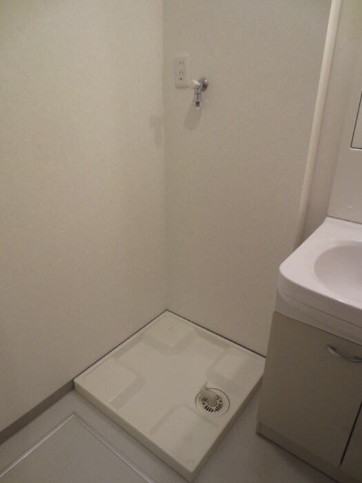 物件内観写真17　(洗濯機置場)