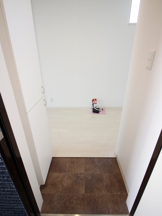 物件内観写真18　(玄関)