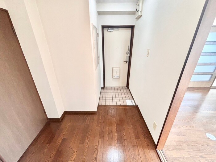 物件内観写真18　(廊下)