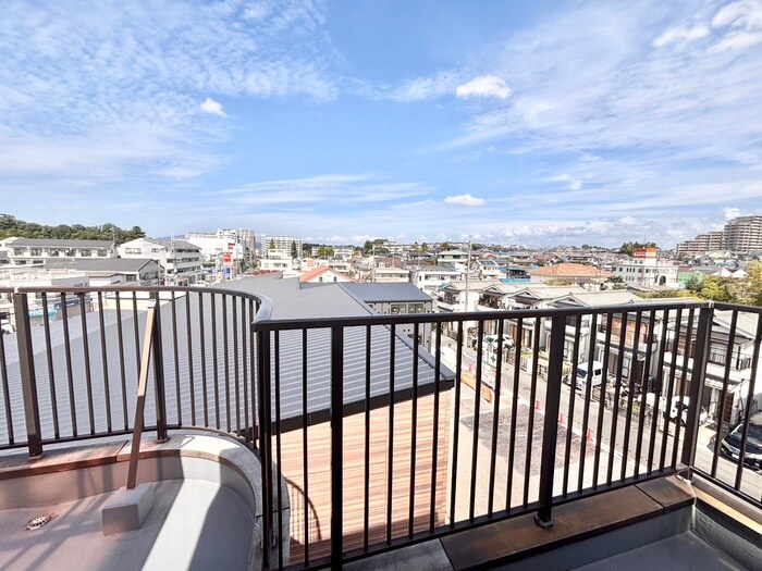 物件内観写真22　(室内からの展望)