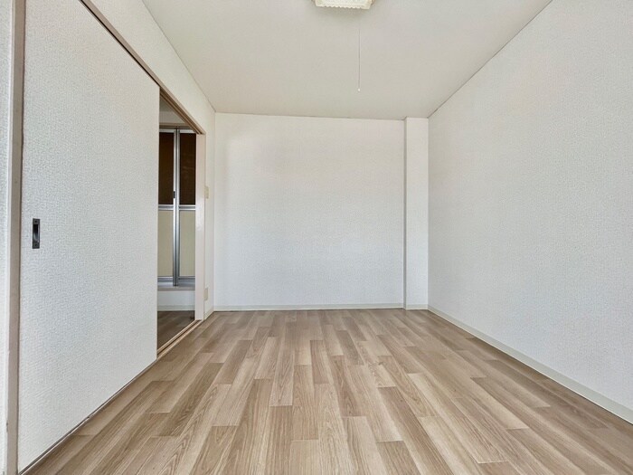 物件内観写真8　(居室)