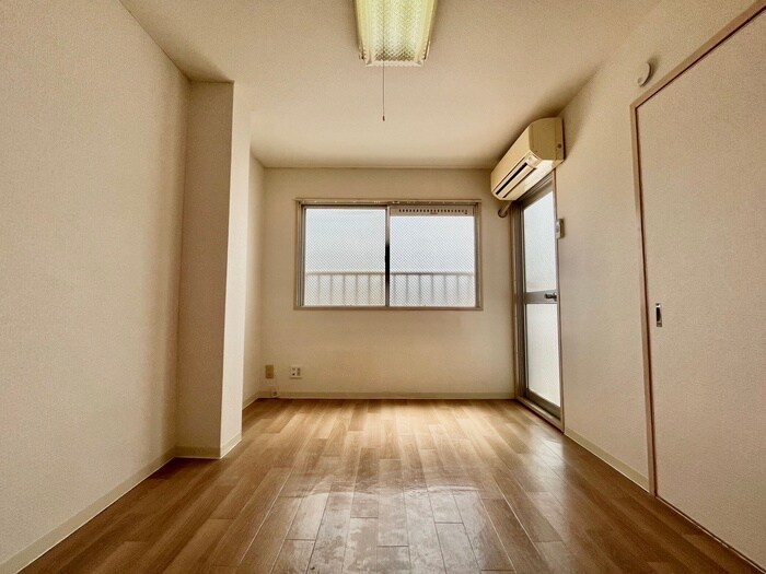 物件内観写真9　(居室)