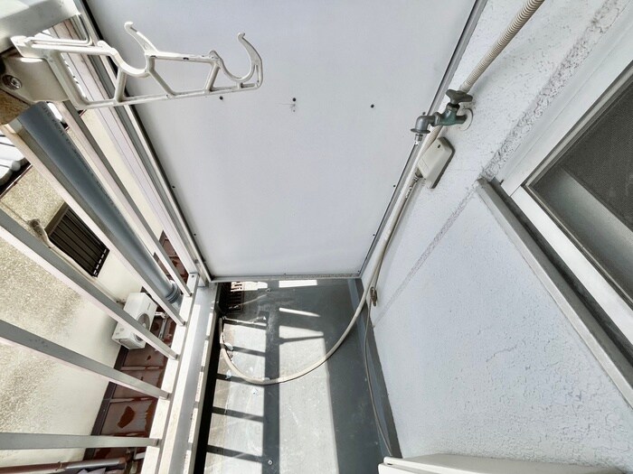 物件内観写真14　(洗濯機置場)