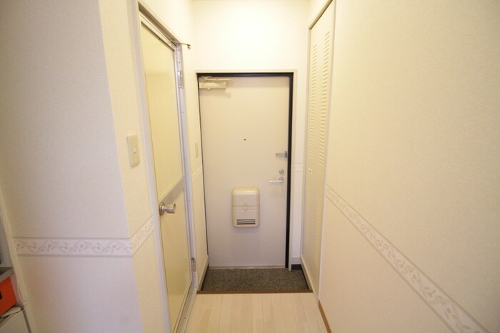物件内観写真7　(玄関)