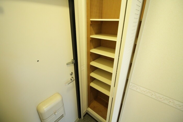 物件内観写真11　(収納)