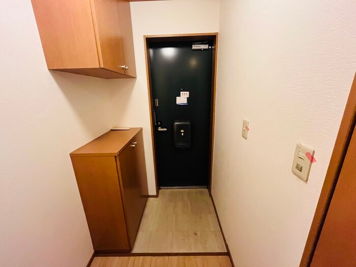 物件内観写真14　(玄関)