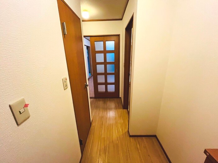 物件内観写真16　(廊下)