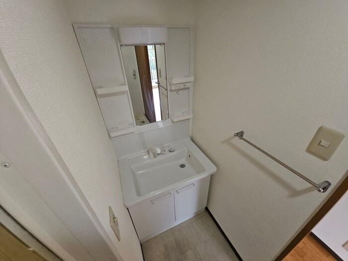 物件内観写真9　(洗面)