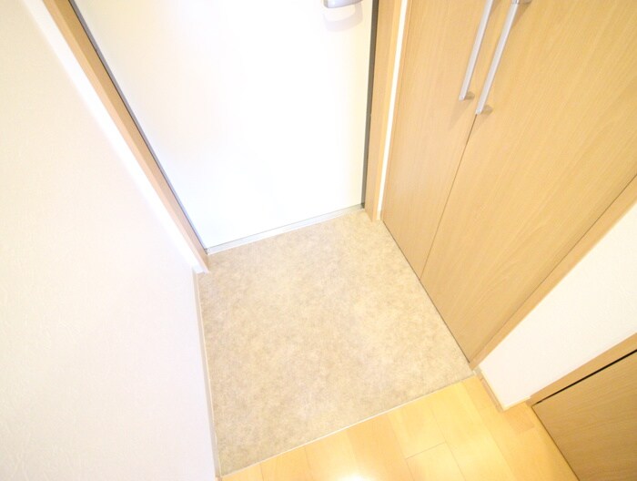 物件内観写真15　(玄関)