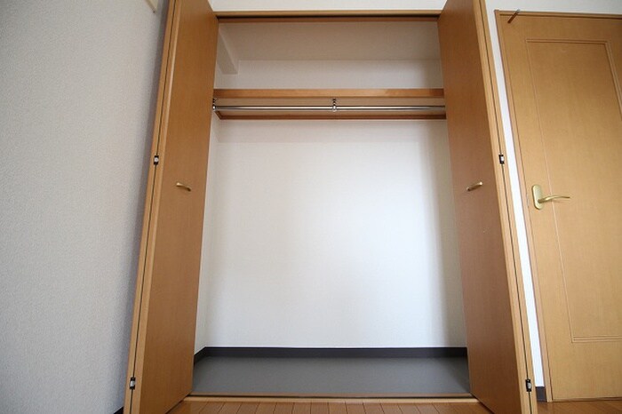 物件内観写真12　(収納)