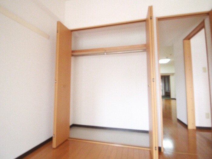 物件内観写真12　(収納)