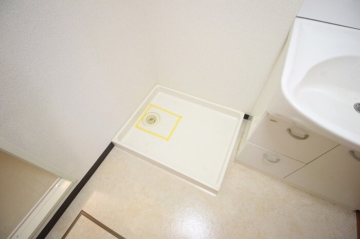 物件内観写真17　(洗濯機置場)