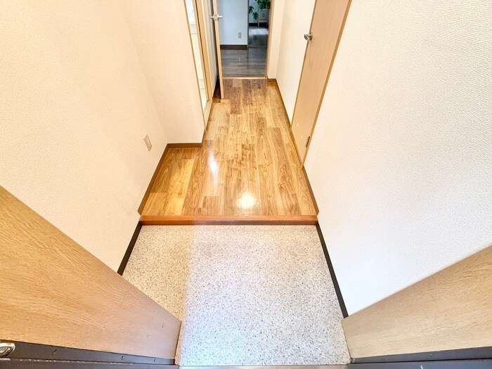 物件内観写真17　(玄関)