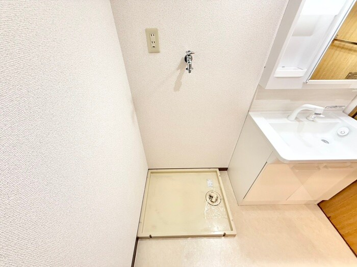 物件内観写真18　(洗濯機置場)