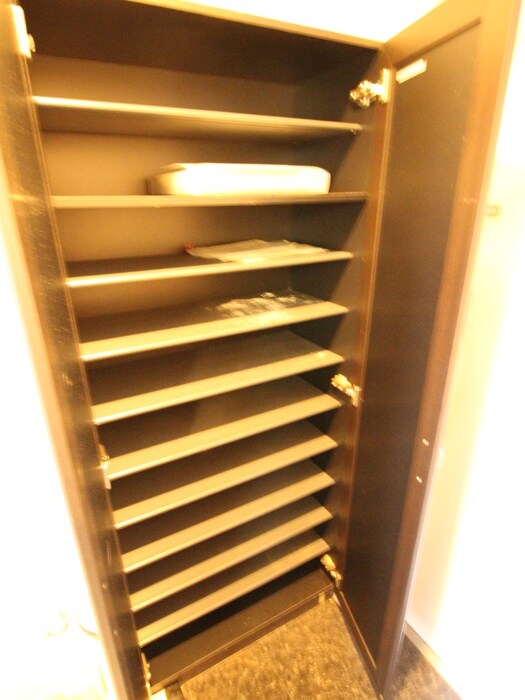 物件内観写真8　(靴箱)