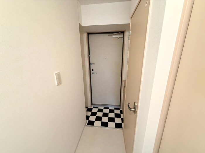 物件内観写真7　(玄関)