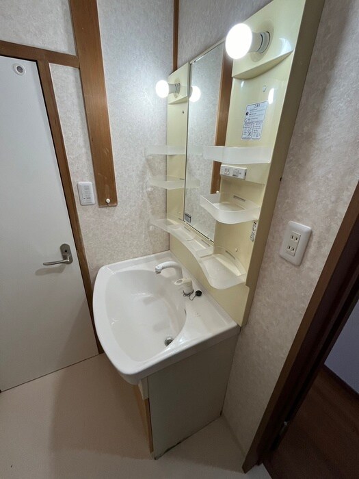 物件内観写真12　(洗面)