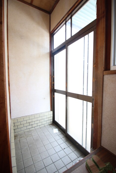 物件内観写真16　(玄関)