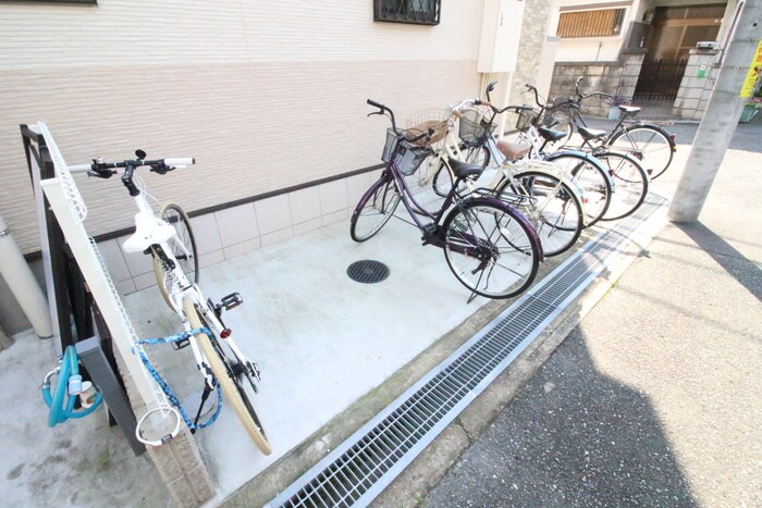 物件外観写真3　(駐輪場)