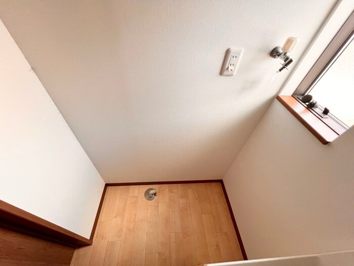 物件内観写真17　(洗濯機置場)