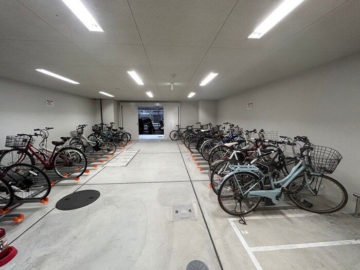 物件外観写真3　(駐輪場)