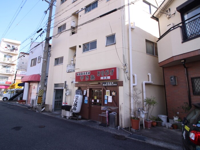 物件外観写真4　(エントランス部分)