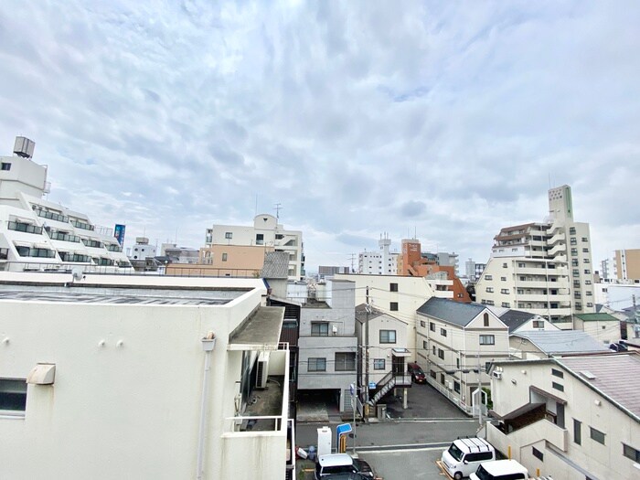 物件内観写真16　(室内からの展望)